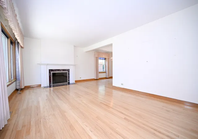 4th image of 2250 Belleview Ave, Westchester, IL 60154 | MLS# 12698903