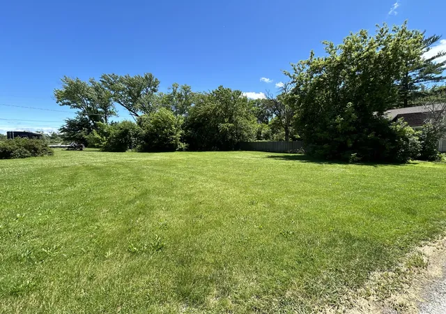 Homes for sale in Spring Grove, IL | 37570 N Us Hwy 12 Hwy, Spring Grove, IL 60081 | MLS# 12698933