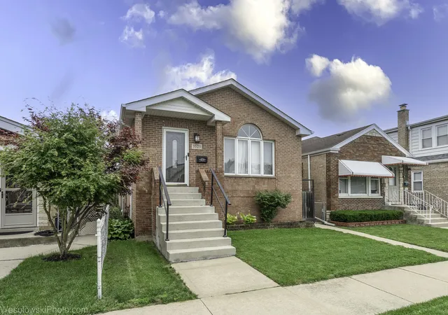 Homes for sale in Chicago, IL | 3525 N Pioneer Ave, Chicago, IL 60634 | MLS# 12698951