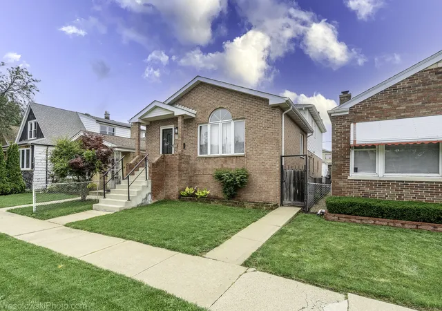 Homes for sale in Chicago, IL | 3525 N Pioneer Ave, Chicago, IL 60634 | MLS# 12698951