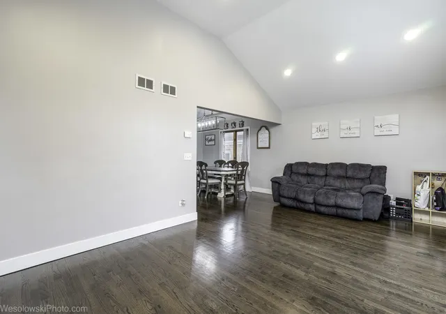 Homes for sale in Chicago, IL | 3525 N Pioneer Ave, Chicago, IL 60634 | MLS# 12698951