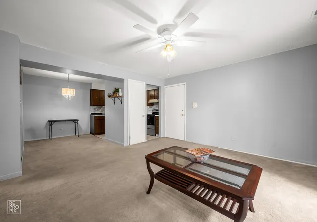3rd image of 7109 Laverne Ln, Tinley Park, IL 60477
