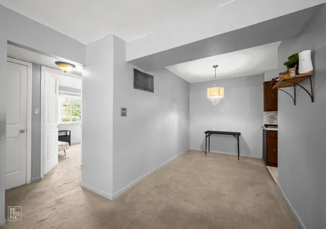 4th image of 7109 Laverne Ln, Tinley Park, IL 60477