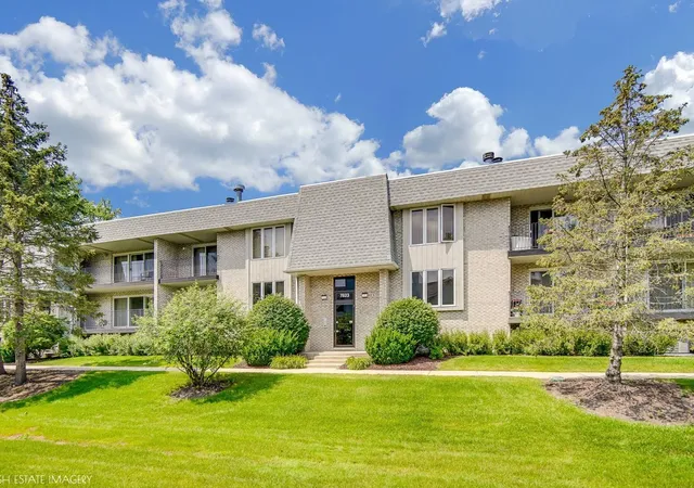 Homes for sale in Orland Park, IL | 7823 W 157th Pl #2W, Orland Park, IL 60462 | MLS# 12698967