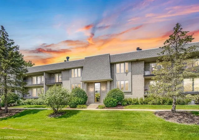 Homes for sale in Orland Park, IL | 7823 W 157th Pl #2W, Orland Park, IL 60462 | MLS# 12698967