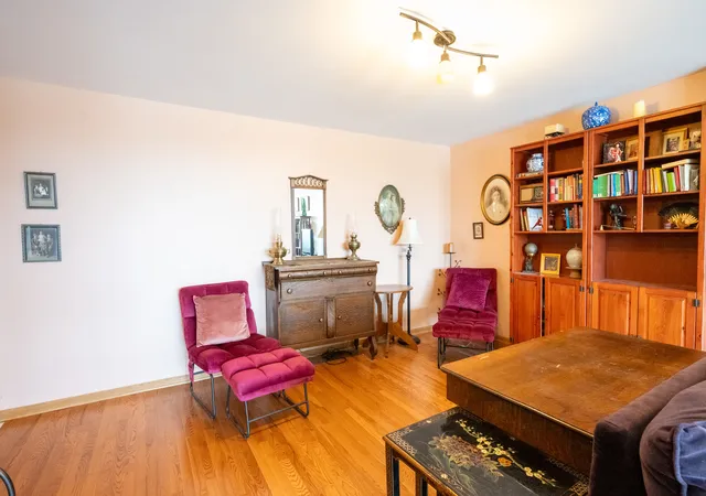 Homes for sale in Chicago, IL | 5201 S Cornell Ave #5D, Chicago, IL 60615 | MLS# 12698992