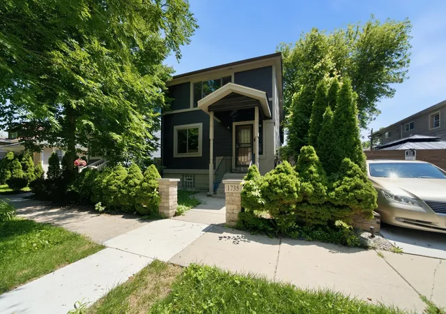 2nd image of 1735 Grey Ave, Evanston, IL 60201 | MLS# 12698994
