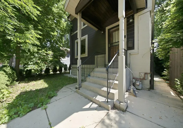 3rd image of 1735 Grey Ave, Evanston, IL 60201 | MLS# 12698994