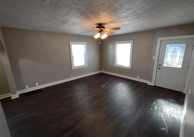 3rd image of 912 Douglas St, Morris, IL 60450 | MLS# 12698996