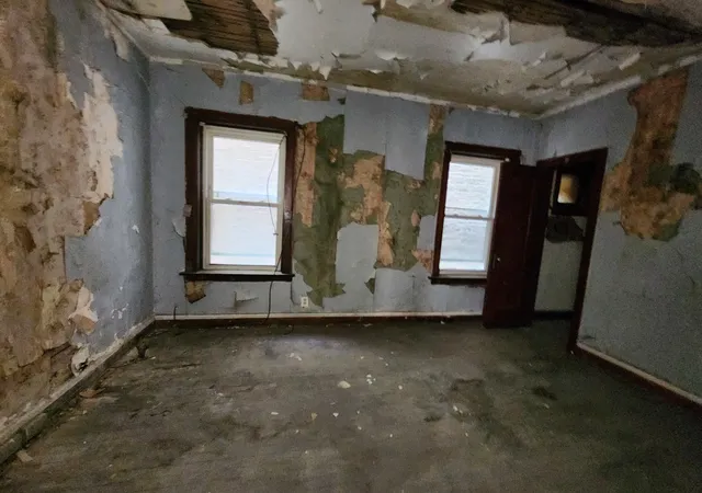 Listing Photo 2 - Condo for sale in building located at 7952 S Langley Ave, Chicago, IL 60619 - Unit #