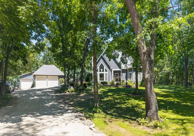 Photo 1 of Single family home for sale at 3410 Overlook Dr, Richmond, IL 60071 | MLS# 12699003 | Listing updated on 2026-09-14