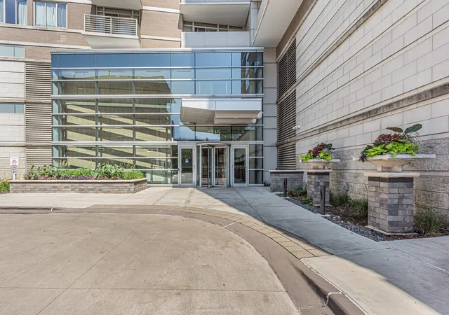 Homes for sale in Chicago, IL | 1515 S Prairie Avenue, Chicago, IL 60605 | Houzeo