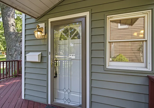 Photo 3 of Single family home for sale at 126 S Lodge Ln, Lombard, IL 60148 | MLS# 12699010 | Listing updated on 2026-08-25