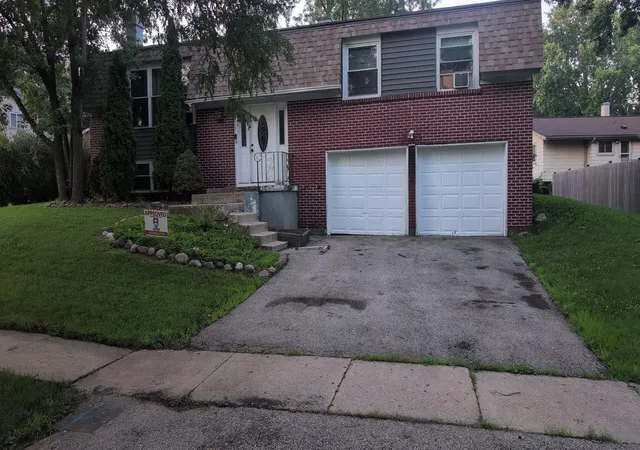 Homes for sale in Bolingbrook, IL | 427 Devon Ln, Bolingbrook, IL 60440 | MLS# 12699017