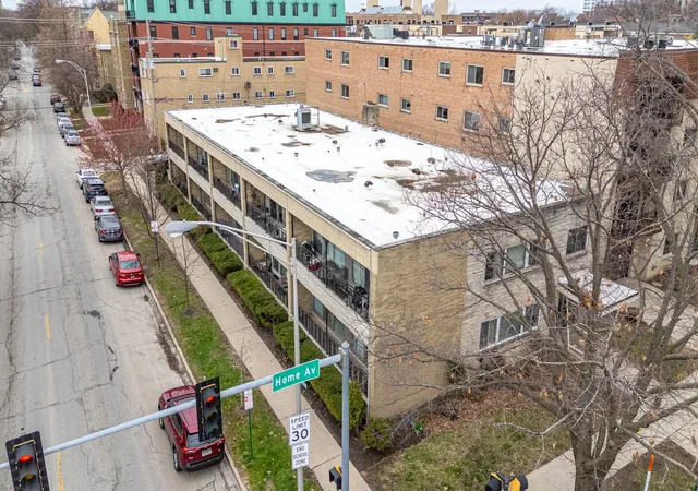 Homes for sale in Oak Park, IL | 1008 Washington Blvd #5, Oak Park, IL 60302 | MLS# 12699033