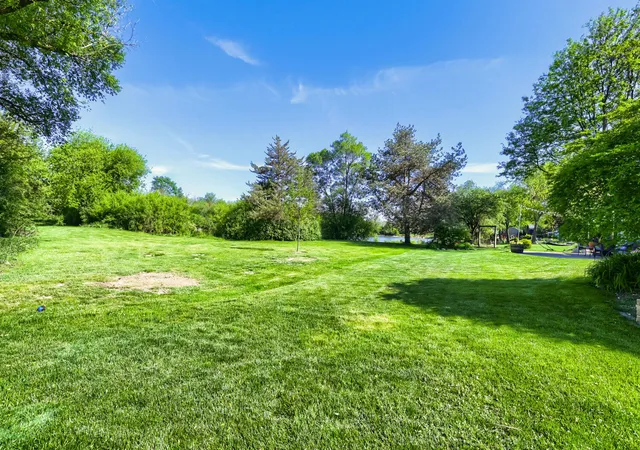 41st image of 816 Paddock Ln, Libertyville, IL 60048 | MLS# 12699071