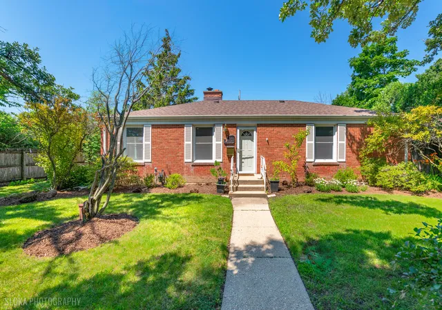 Homes for sale in Lake Bluff, IL | 600 Garfield Ave, Lake Bluff, IL 60044 | MLS# 12699072