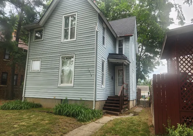 Homes for sale in Rockford, IL | 1518 9Th Ave, Rockford, IL 61104 | MLS# 12699076