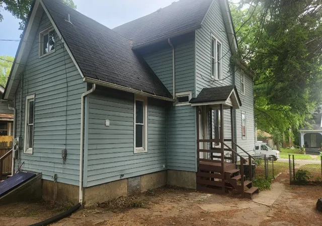 Homes for sale in Rockford, IL | 1518 9Th Ave, Rockford, IL 61104 | MLS# 12699076