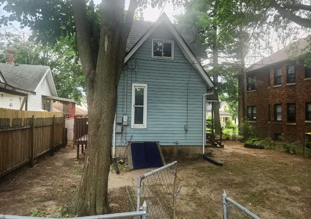 Homes for sale in Rockford, IL | 1518 9Th Ave, Rockford, IL 61104 | MLS# 12699076