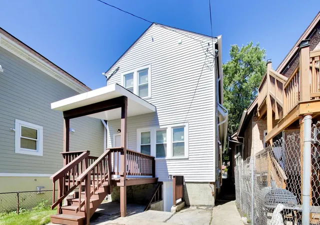 Homes for sale in Chicago, IL | 1033 S Claremont Ave, Chicago, IL 60612 | MLS# 12699102