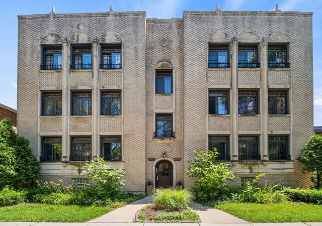 Homes for sale in Chicago, IL | 6209 N Mozart St #3S, Chicago, IL 60659 | MLS# 12699104