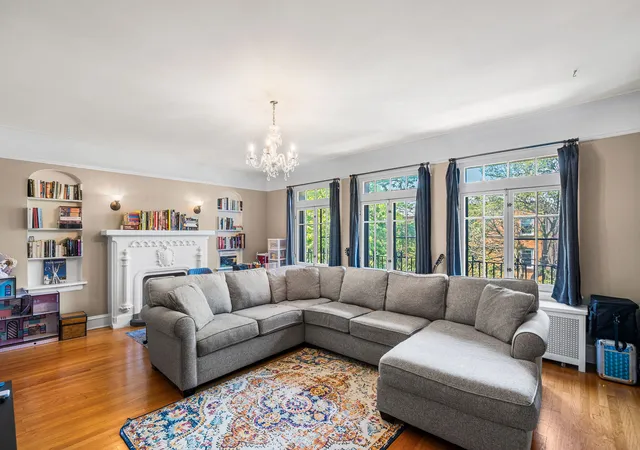 Homes for sale in Chicago, IL | 6209 N Mozart St #3S, Chicago, IL 60659 | MLS# 12699104