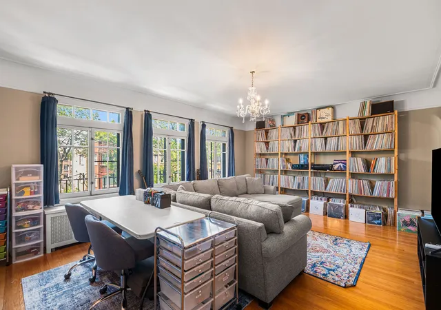 Homes for sale in Chicago, IL | 6209 N Mozart St, Chicago, IL 60659