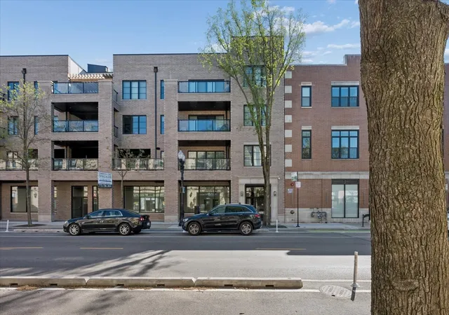 2nd image of 4537 N Clark St #3C, Chicago, IL 60640 | MLS# 12699231