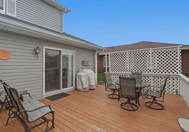Homes for sale in Elgin, IL | 637 N Lyle Ave, Elgin, IL 60123 | MLS# 12699243