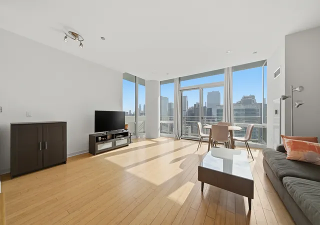 3rd image of 737 W Washington Blvd #3406, Chicago, IL 60661 | MLS# 12699250