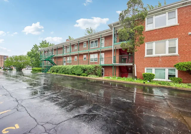 Homes for sale in Park Ridge, IL | 1855 Parkside Dr #8, Park Ridge, IL 60068 | MLS# 12699252