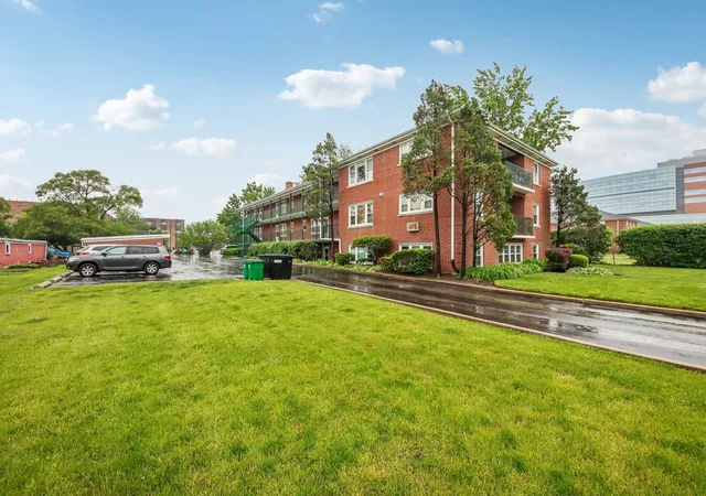 Homes for sale in Park Ridge, IL | 1855 Parkside Dr #8, Park Ridge, IL 60068 | MLS# 12699252