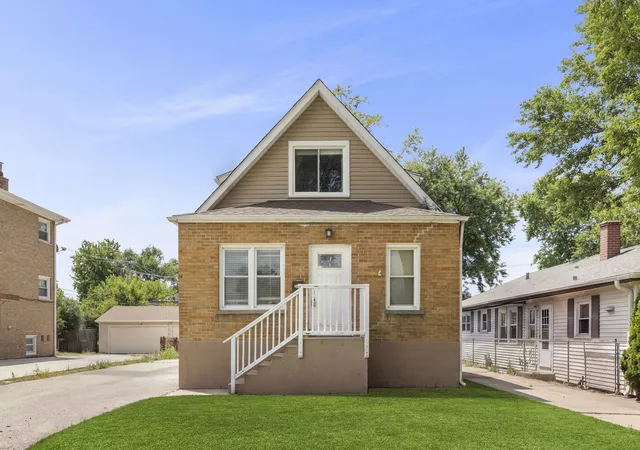 2nd image of 8019 46th St, Lyons, IL 60534 | MLS# 12699278