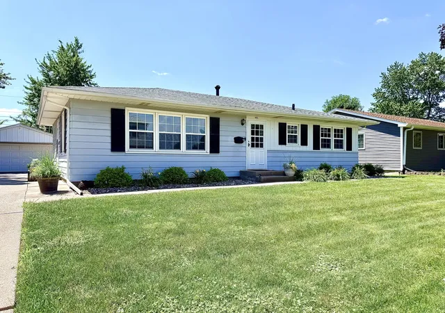 Homes for sale in East Moline, IL | 446 34th Ave, East Moline, IL 61244 | MLS# 12699290