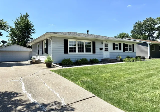 Homes for sale in East Moline, IL | 446 34th Ave, East Moline, IL 61244 | MLS# 12699290