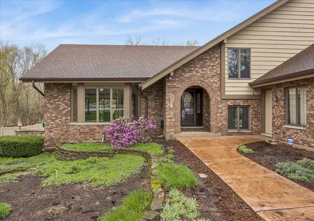 Homes for sale in Downers Grove, IL | 6037 Dunham Rd, Downers Grove, IL 60516 | MLS# 12699295