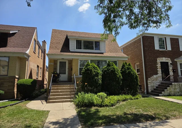 Homes for sale in Chicago, IL | 6159 N Meade Ave, Chicago, IL 60646 | MLS# 12699314