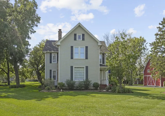 Homes for sale in Oswego, IL | 3614 Wolf Rd, Oswego, IL 60543 | MLS# 12699328