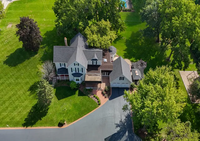 Homes for sale in Oswego, IL | 3614 Wolf Rd, Oswego, IL 60543 | MLS# 12699328