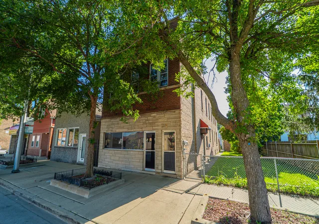 Listing Photo 4 - Condo for sale in building located at 13351 S Baltimore Ave, Chicago, IL 60633