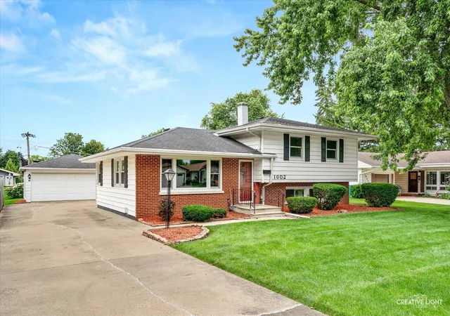Homes for sale in Joliet, IL | 1602 Avalon Ave, Joliet, IL 60435 | MLS# 12699332