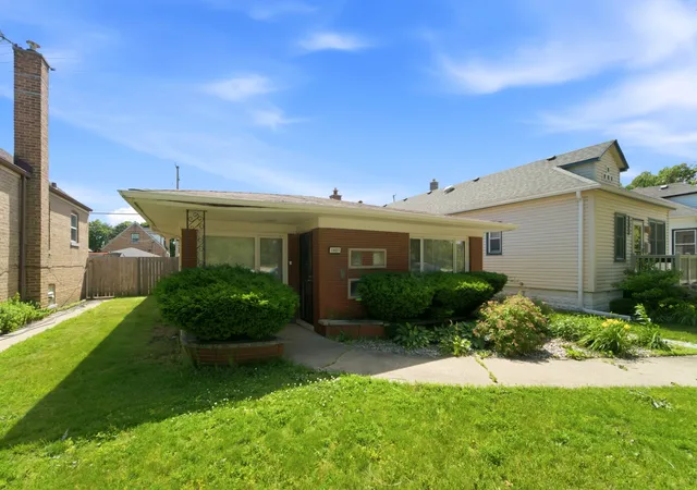 Homes for sale in Chicago, IL | 13227 S Escanaba Ave, Chicago, IL 60633 | MLS# 12699339
