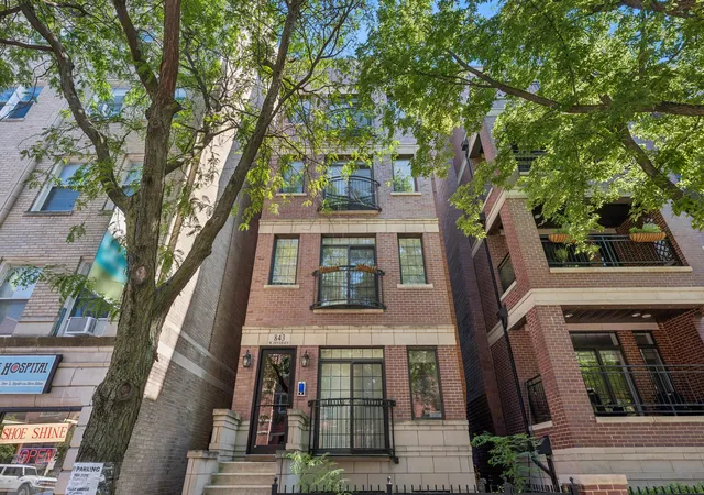 Homes for sale in Chicago, IL | 843 W Diversey Pkwy #4, Chicago, IL 60614 | MLS# 12699341