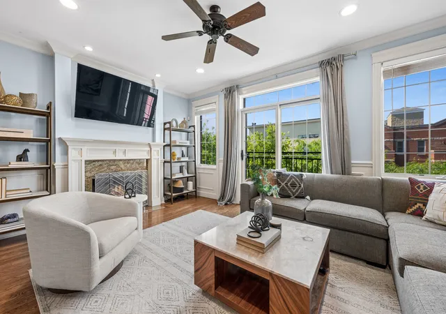 Homes for sale in Chicago, IL | 843 W Diversey Pkwy #4, Chicago, IL 60614 | MLS# 12699341