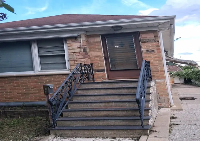 Photo 2 of Single family home for sale at 3423 N Osceola Ave, Chicago, IL 60634 | MLS# 12699370 | Listing updated on 2026-10-10