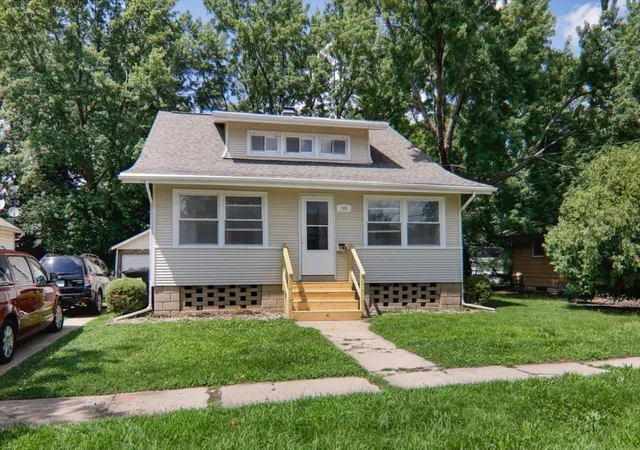 Homes for sale in Normal, IL | 708 Dale St, Normal, IL 61761 | MLS# 12699382