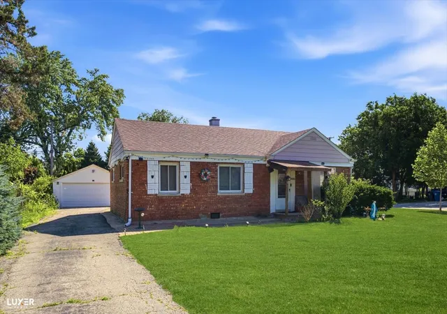 1st image of 600 W Bob O Link Rd, Mount Prospect, IL 60056 | MLS# 12699392