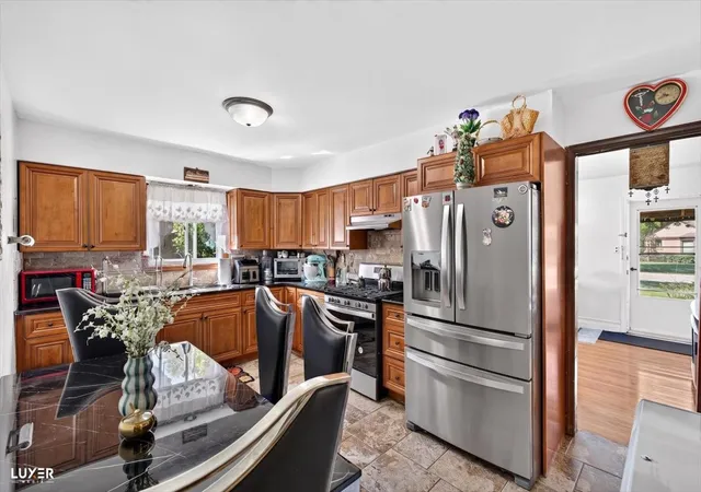 2nd image of 600 W Bob O Link Rd, Mount Prospect, IL 60056 | MLS# 12699392