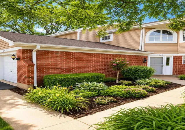 Homes for sale in Arlington Heights, IL | 624 W Happfield Dr #1717D, Arlington Heights, IL 60004 | MLS# 12699408